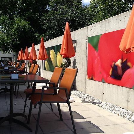 Hotel & Konditorei May Neufeld an der Leitha ภายนอก รูปภาพ